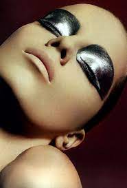 Dạy Xu Hướng Trang điểm Phong Cach A Chau Han Quốc Nhật Bản Thai Lan Việt Nam Hongkong đai Loan Trung Futuristic Makeup Metallic Makeup Artistry Makeup