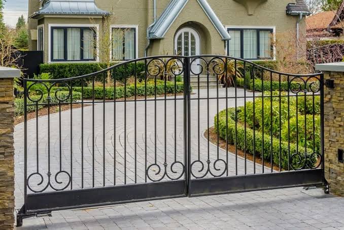 Commercial Automatic Gate in Dallas | Dallas Fence