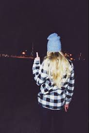 Ignore The Finger I Just Like Her Beanie And Flannel Looks Look Fotografias