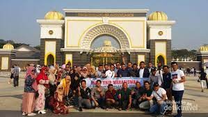 Istana negara palace l renaissance pewter malaysia. Miripnya Istana Negara Malaysia Dan Indonesia