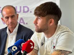 RUEDA DE PRENSA🎙️| Miki Codina y Adri Pereda presentados como jugadores  rojiblancos en el Hospital Recoletas Salud de Zamora👏🏼♥️ Óscar Iglesias,  gerente del Hospital, ha mandado un mensaje de apoyo a todas