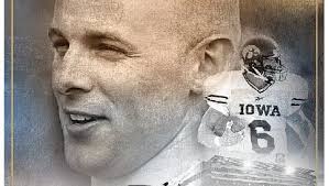 Register Iowa Sports Hall: Tim Dwight ran swiftly to stardom