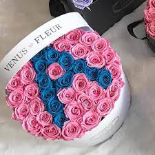 See full list on venusetfleur.com Inspiration Venus Et Fleur Flower Shadow Box Candy Flowers Rose Arrangements