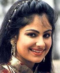 Ayesha Jhulka, one of the most beloved actresses of the 90s, is now winning  hearts in a completely new way — not through cinema, but through compassion  and meaningful social service. 🌟❤️