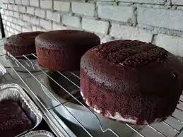 Resepinya kek cawan (cupcakes) ini bagi cik tom amatlah mudah dan senang especially bagi yang tak berapa pandai sangat memasak. Resepi Kek Coklat Moist Kukus Lemak Berkrim Azlina Ina Sukatan Cawan