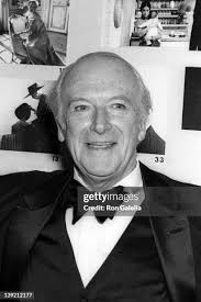 1,526 Cecil Beaton Photos & High Res Pictures