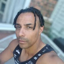 Are there any gardeners here that have 1/2 a day free to do some general  tidying please?