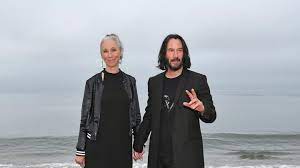 Creator of to vogue or bust, a travel, fashion and lifestyle digital destination for the adventurous woman. Alexandra Grant Spricht Uber Ihre Beziehung Mit Keanu Reeves Gala De
