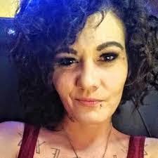 Robyn Kinsey's Instagram, Twitter & Facebook