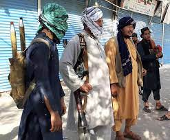 国連 によると、アフガニスタンの民間人犠牲者の76％（2010年）、80％（2011年）、80％（2012年）がタリバンとその同盟者によるものである 。 タリバンは 文化浄化 も行っており、 1500年前の有名なバーミヤンの仏像 を含む数多くの記念物を破壊している 。 Gggl79lqak2xem