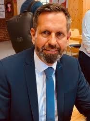 Juli Janis's Instagram, Twitter & Facebook