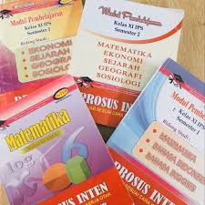 Saya masih ingat soal test masuknya contohnya seperti ini. Modul Inten Soshum Kelas Xi Booked Shopee Indonesia