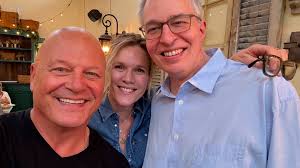 I go out to lunch and who's sitting there? Dutch and Danny! What a great  surprise! Love these two incredible people. #theshield