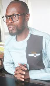 Eyali akulira ekitongole ky'ennyonyi kkooti emulagidde yeewo