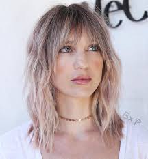 60 Super Chic Hairstyles For Long Faces To Break Up The Length Long Face Hairstyles Short Hair With Bangs Mid Length Hair