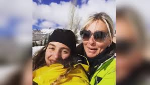 La esposa del cantante puertorriqueño chayanne revoluciona las redes con estas imágenes. Esposa De Chayanne Y Su Hija Comparten Momento De Complicidad En Redes