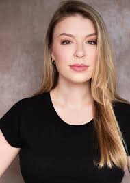 Elizabeth Mears's Instagram, Twitter & Facebook