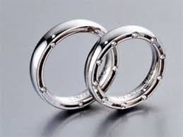 How Gold Works Celebrity Wedding Rings Wedding Rings Jennifer Aniston Wedding Ring