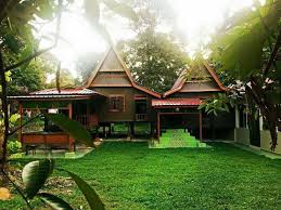 Berjiran dengan rumah ini ialah rumah melaka yang menambahkan lagi koleksi rumah kayu tradisional melayu di frim. Pakej Percutian Rumah Tradisional Melayu Melaka Facebook