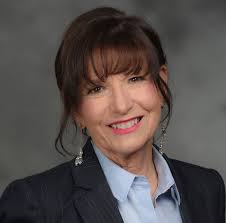 Cynthia Kiser's Instagram, Twitter & Facebook