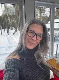 natural gray hair for women over 50