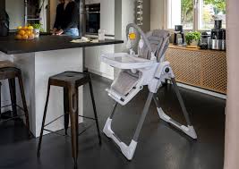 La forme ergonomique de l'assise et du dossier améliore les capacités de concentration pour un travail réussie. Quelle Chaise Haute Choisir Pour Votre Bebe Aubert Conseils