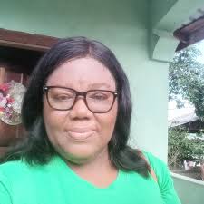 Meet your art instructor Tahirih Gerrard! Tahirih Gerrard sees the world  through an artistic lens, where every brushstroke tells a story and every  color evokes emotion. As a fine artist, art educator,