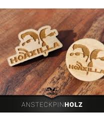 @alexhoaxmaster & @hoaxmistress beschäftigen sich mit urban legends, verschwörungsmythen, kultur & wissenschaft. Hoaxilla Ansteck Pin Anstecknadel Logo