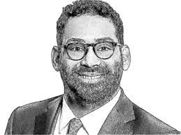 Kyle Lakin's Instagram, Twitter & Facebook