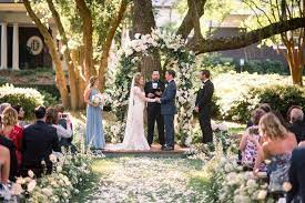 Ways To Make An Uneven Bridal Party Work Alfresco Wedding Small Bridal Parties Wedding