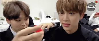 Die neuesten tweets von jin & jimin (@bts_jijin). Bts Jin Gif Bts Jin Jimin Discover Share Gifs