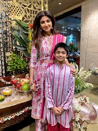 12 tracks | 15 albums. Actress Shilpa Shetty Kundra Looks Resplendent In Punit Balana S Fuchsia Pink Kurta Set At Her Residence On Day 2 Of Ganesh Chaturthi Global Prime News
