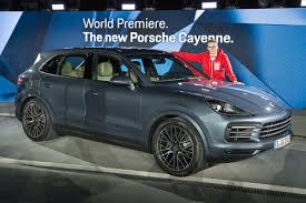 The porsche cayenne received a total reworking for 2019 that saw no body panel left untouched, which means the 2020 car is still relatively new and porsche didn't think it worth the time to carry out any significant. Porsche Cayenne 2018 Diesel Preis Test Turbo Daten Autobild De