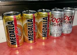 3 Medallas And A 2 Coors Lights Coors Light Coors Light Beer Can Beer