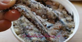 Filetti di alici o acciughe sardine e alacce sott'olio. Acciughe Salate Fatte In Casa Tradizione Di Casa Mia L Angolo Delle Prelibatezze