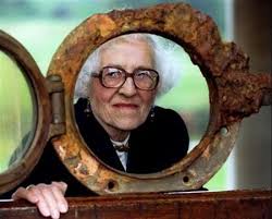 The Last Survivor Of The 1912 Sinking Of The Quot Titanic Quot Millvina Dean Has Died In A Nursing Home In E Titanic History Titanic Survivors Titanic Ship