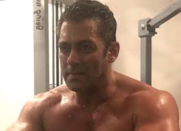 Watch Salman Khan Flaunts His Muscles As He Goes Shirtless In This Gym Video Bollywood News Bollywood Hungama In april, this year salman launched his own gym fitness equipment which is said to be installed at each and every gym of salman khan which. watch salman khan flaunts his muscles