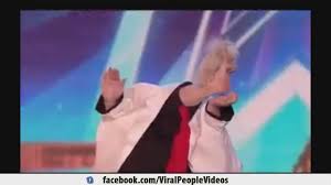 A interpretat, acompaniat la clape de un prieten pe nume constantin bardan, o romanță: Viral People Videos Facebook