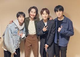 He was born in taiwan but raised in düsseldorf, germany. ìž¬í˜€ë‹ˆíŽ¸ S Tweet 2020 Doyoung Jaehyun Jungwoo Attended Their Senior S Kyuhyun Musical Performance 2021 It S Now Jaehyun And Jungwoo Supporting Their Own Doyoung Hyung S Musical Debut Trendsmap