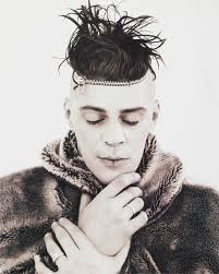 This years live project was partnered with @robynlynchireland Students had  to respond to Robyn Lynch brand and deliver an outcome that married their  vision of fashion blended with Robyn's brand. Designer: @naom1_zhang