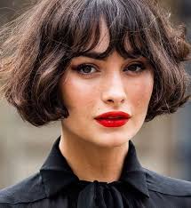 Tra tutti i tagli capelli, il caschetto corto è sicuramente uno dei più desiderati quando vogliamo “darci un taglio” netto ma non ci sentiamo . Tendenza Moda Capelli 2021 Parrucchiere In Provincia Di Lecce