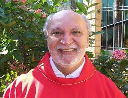 Padre Edmilson Figueiredo toma posse na Paróquia São José Operário, no  bairro Califórnia