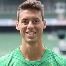 Sandro stands tall at a. Sandro Wagner Wechselt Innerhalb Der Bundesliga Fc Bayern