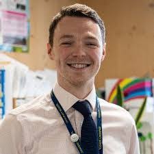 Alex Shackleton's Instagram, Twitter & Facebook