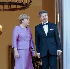 Aber das habe ich nie als belastung empfunden, sondern war und mein vater ist ein jahr vor unserer hochzeit gestorben, und ich wollte unbedingt seinen namen. Angela Merkel Trauriges Ehe Drama Angela Merkel Merkel Fischer Hochzeit