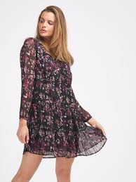 Véritable monument de la féminité, les robes sont tout simplement indispensables dans un dressing. Le Temps Des Cerises Robe Swank Noir Femme Des Marques Et Vous