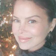 Lisa Applewhite's Instagram, Twitter & Facebook