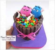 Tortas de cumpleaños con caja de regalo. Torta De Cumpleanos Kit Kat Mini Picture Of Paami Brownies Y Pasteleria Bogota Tripadvisor