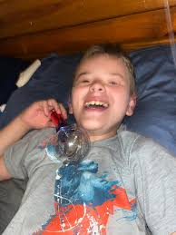 Child life specialists throw 1980s prom for patient