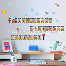 Walau hanya memakai hiasan dinding minimalis, namun ruang tamu ini tetap menwan. 10 Ide Contoh Gambar Hiasan Dinding Kelas Paud Schluman Art